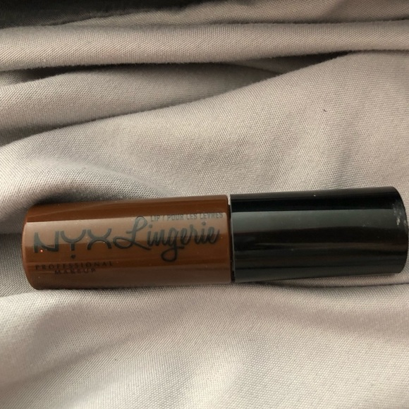 Liquid lipstick - Picture 2 of 4